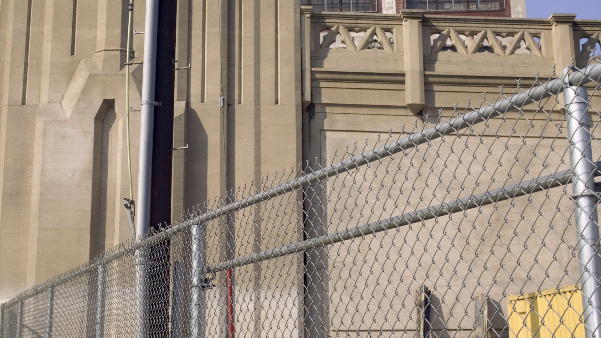Fence Type 4 Chain link fence